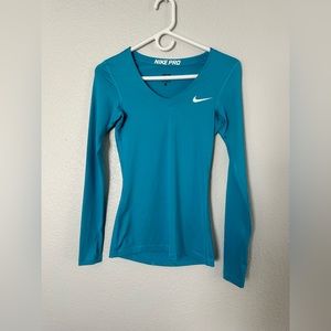 Nike women’s top